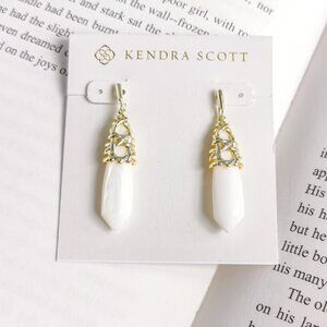 NEW KENDRA SCOTT Natalie White Mussel Gold Drop Earrings AUTHENTIC